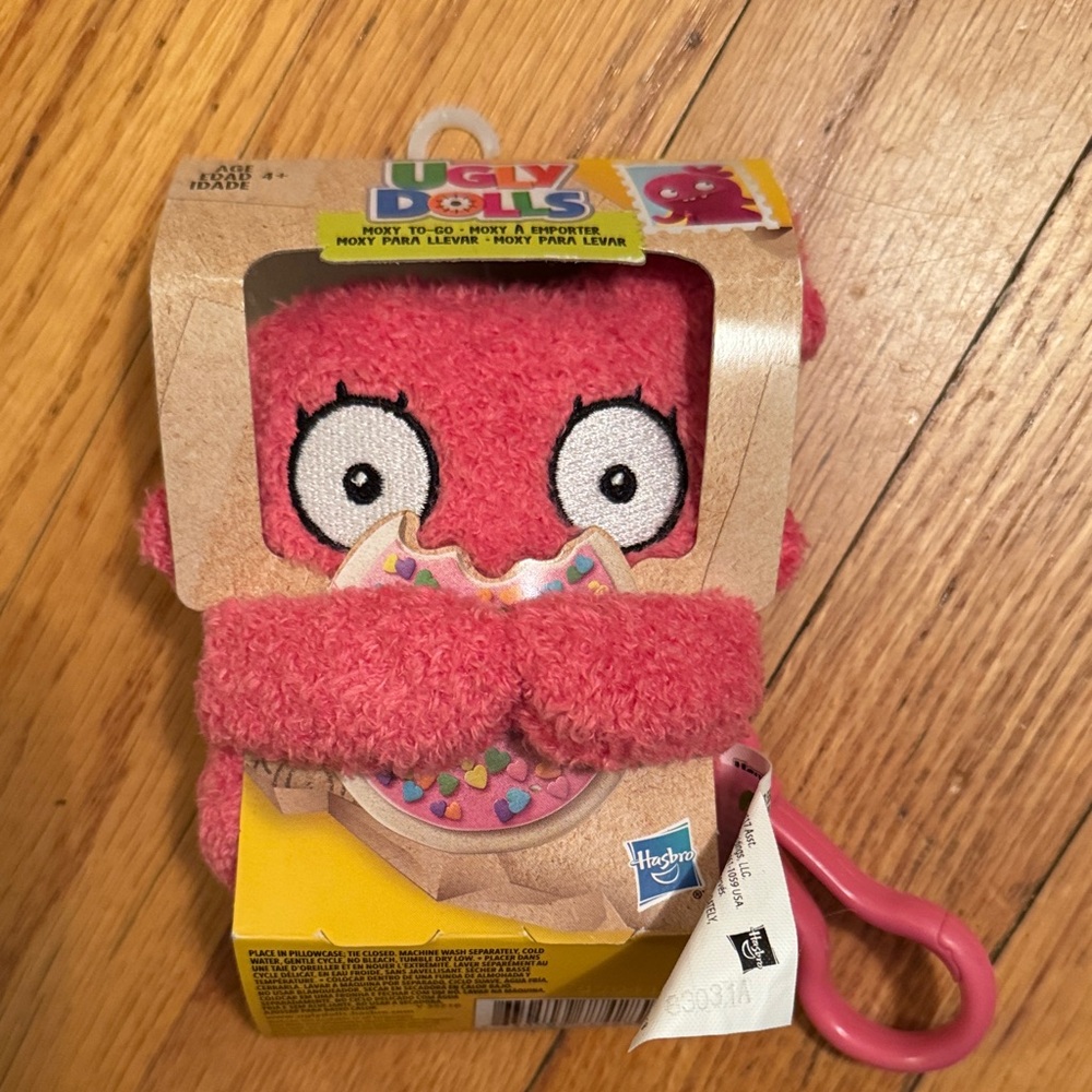 Hasbro UglyDolls Bright Pink Plush Friend with clip.  MOXY New in Packaging